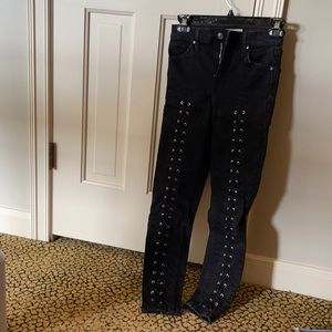 Top shop jeans. Worn once. 18$